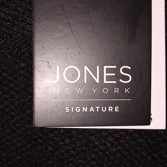 Jones New York Signature sweater in women's XL black acrylic w/ kangaroo pouch - Picture 8 of 13